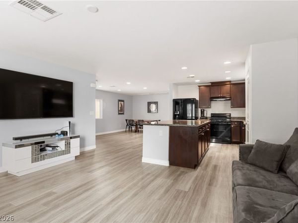 8950 Harmony Hall Avenue, Las Vegas, NV 89178