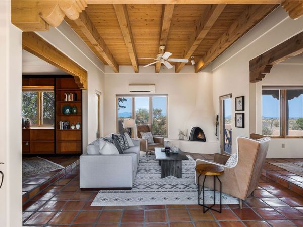 28 Tetilla Road, Santa Fe, NM 87508