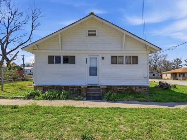 123 7th Street , Barnsdall, OK 74002