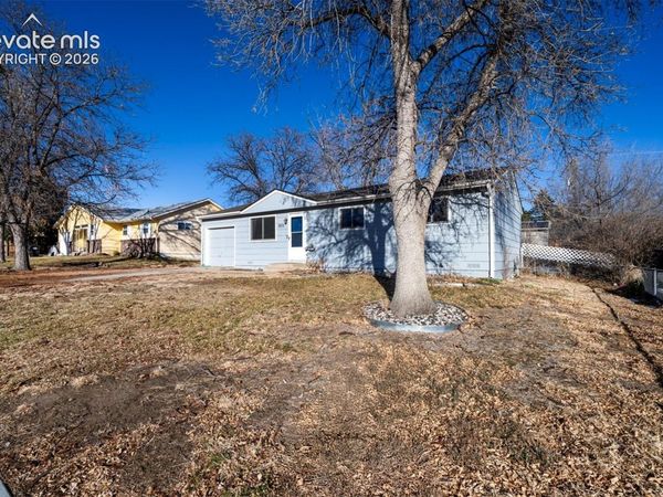 1911 Del Mar Drive, Colorado Springs, CO 80910