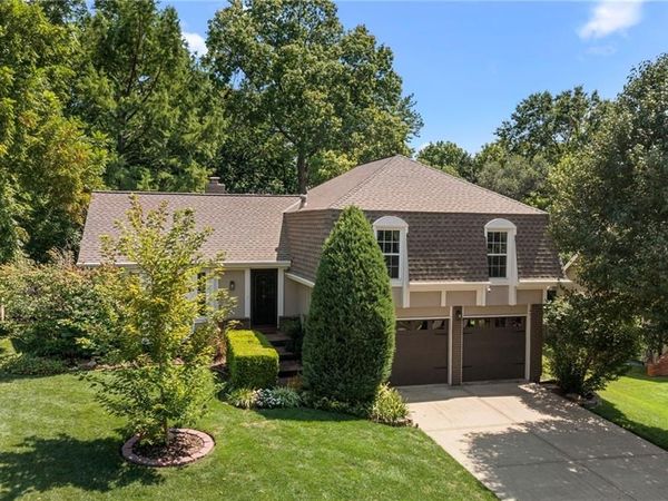 8205 Caenen Lake Road, Lenexa, KS 66215