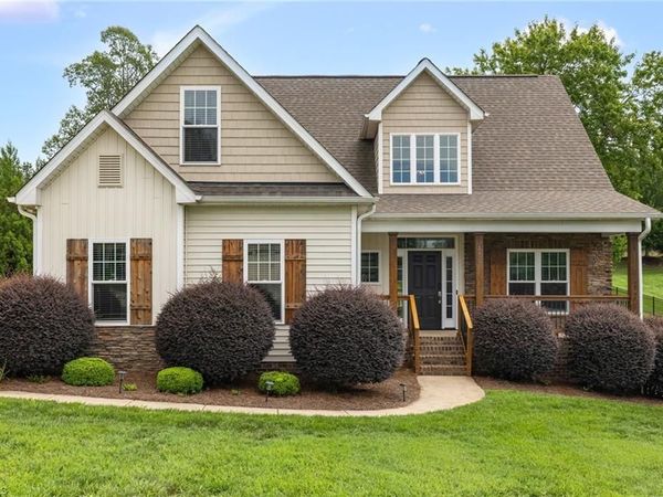 159 Windward Drive , Stokesdale, NC 27357