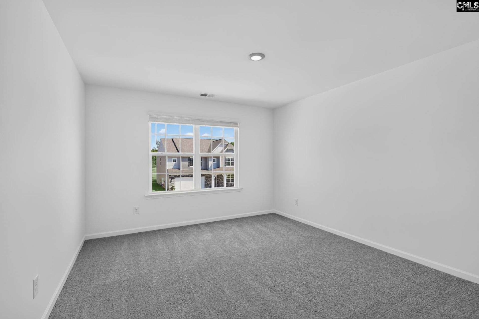 271 Foxglade Drive Photo 17