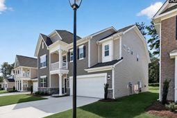 271 Foxglade Drive photo 4