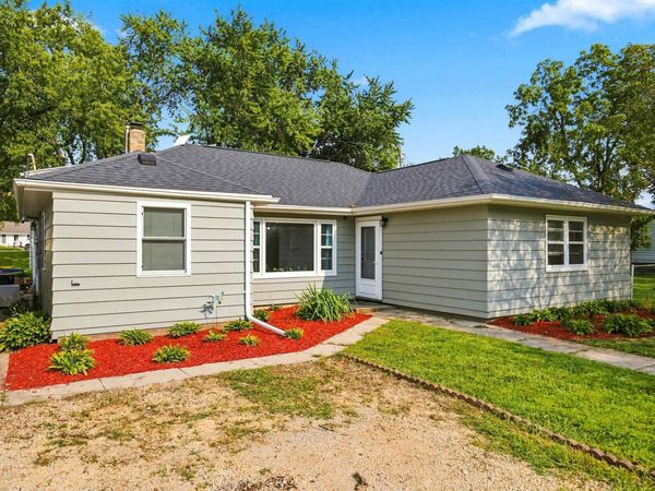 415 Hopkins Street, Jesup, IA 50648