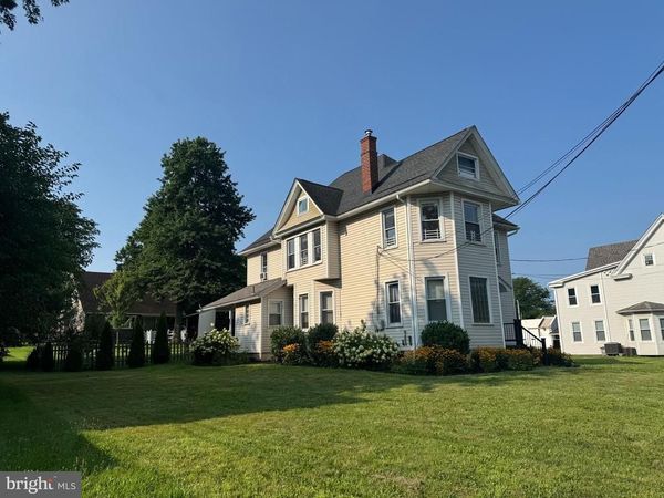 2211 MILFORD SQUARE PIKE, QUAKERTOWN, PA 18951