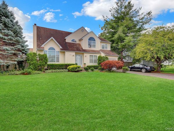 1453 7th Street , West Babylon, NY 11704