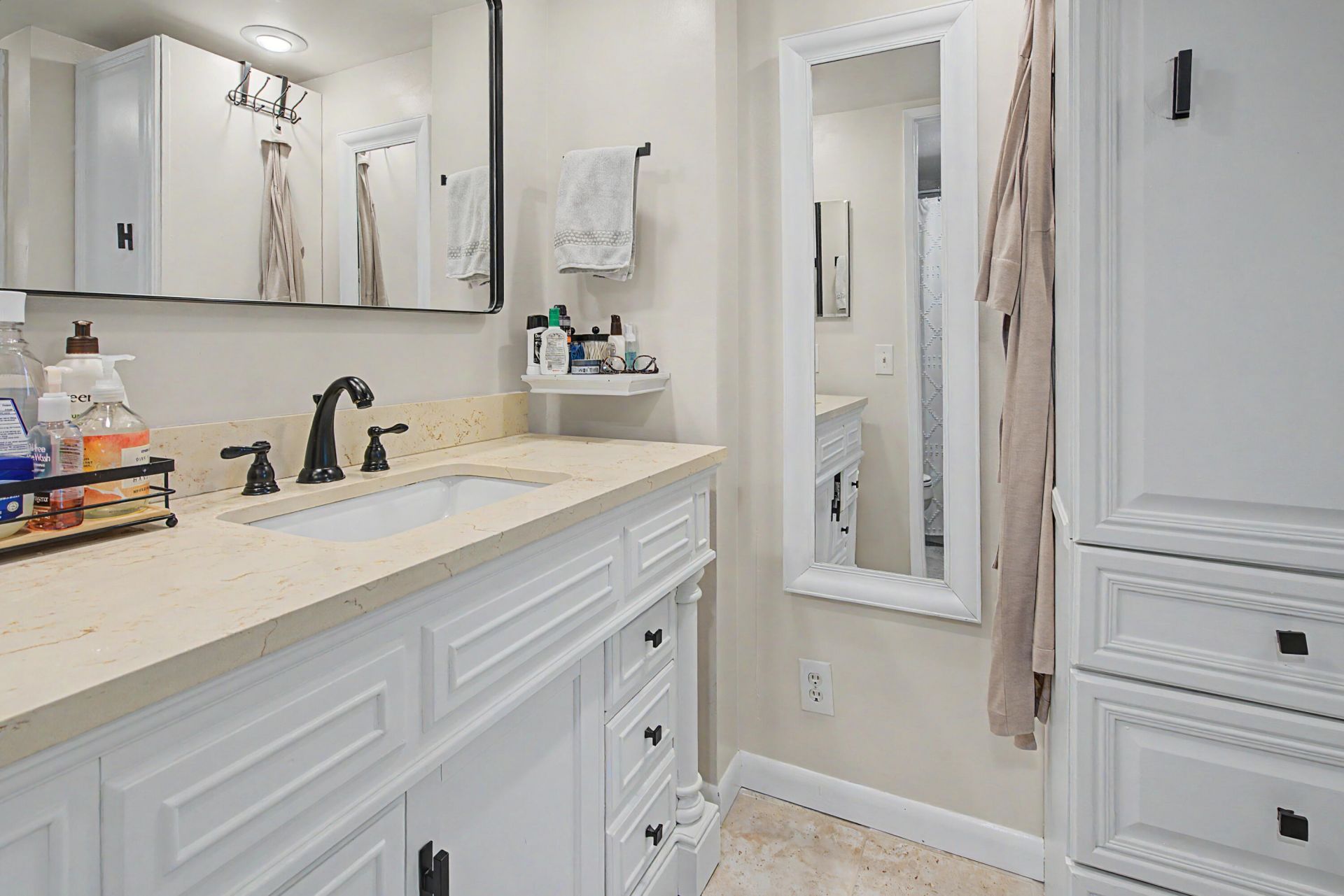 3930 Oaks Clubhouse Drive, Unit 304, Pompano Beach, FL 33069 Photo