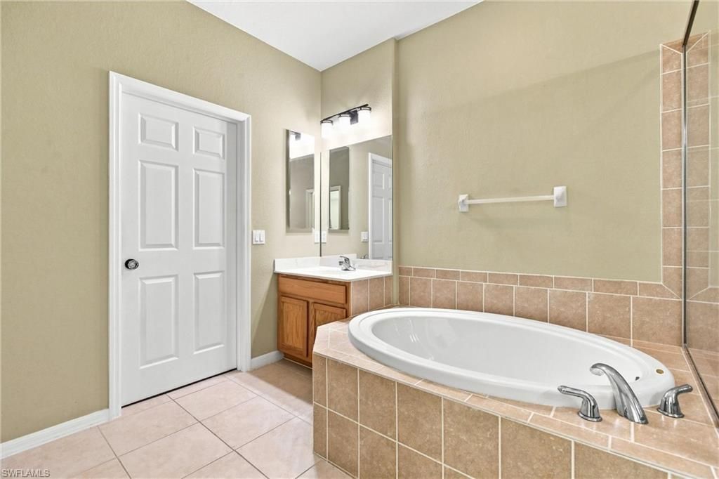 14758 Calusa Palms Dr , Unit 203, Fort Myers, FL 33919 Photo