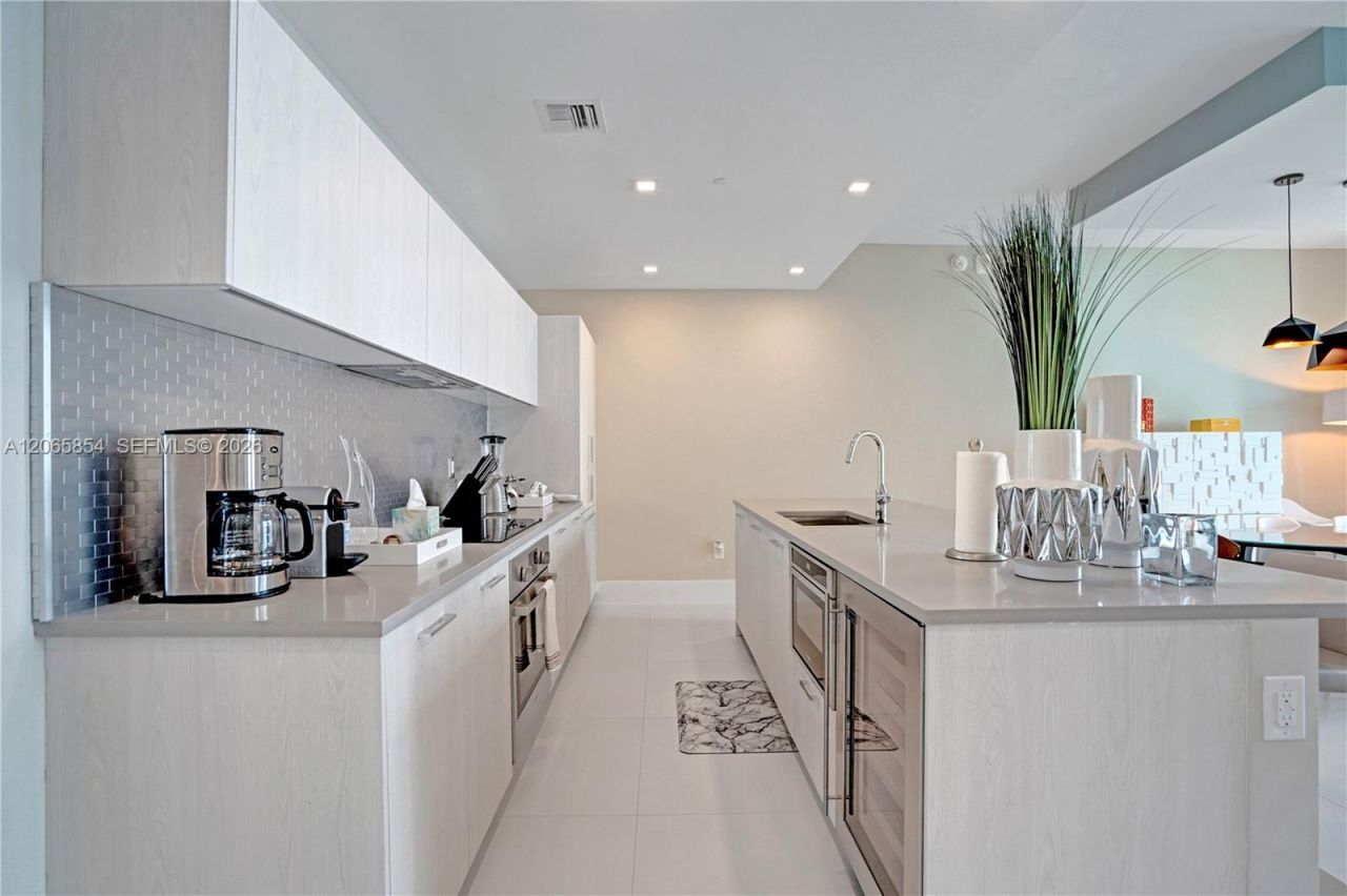 501 NE 31st St , Unit PH4102, Miami, FL 33137 Photo