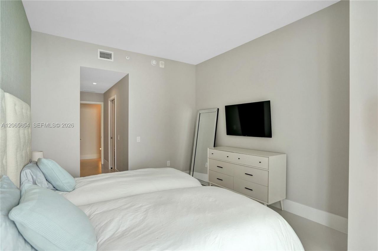 501 NE 31st St , Unit PH4102, Miami, FL 33137 Photo