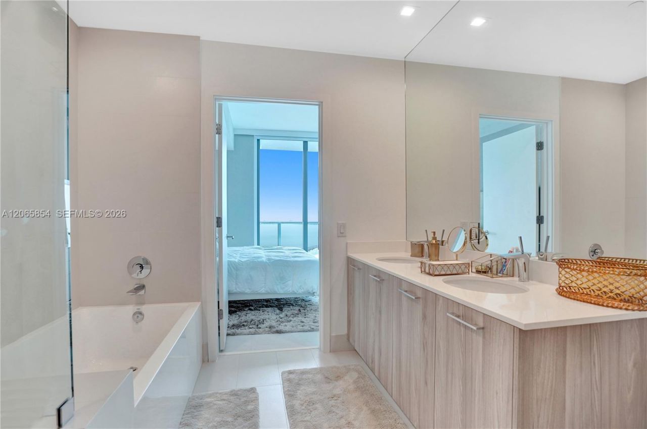 501 NE 31st St , Unit PH4102, Miami, FL 33137 Photo