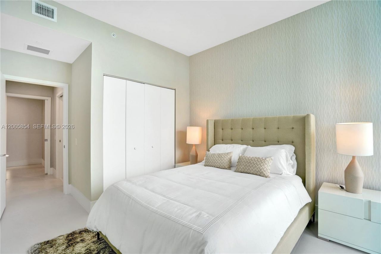 501 NE 31st St , Unit PH4102, Miami, FL 33137 Photo