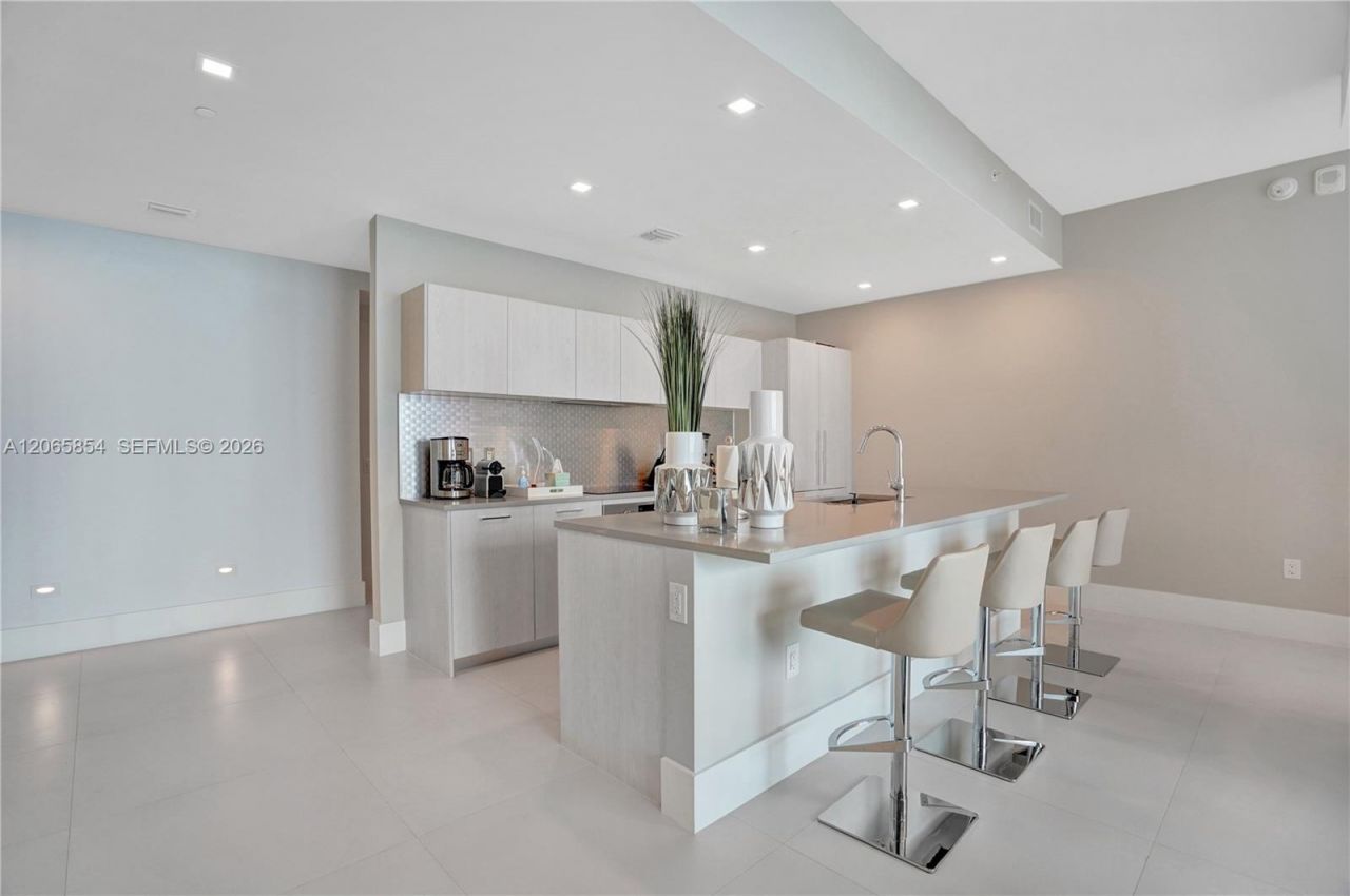 501 NE 31st St , Unit PH4102, Miami, FL 33137 Photo