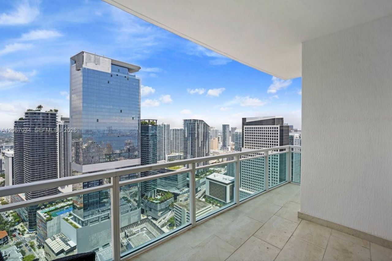950 Brickell Bay Dr , Unit 4600, Miami, FL 33131 Photo