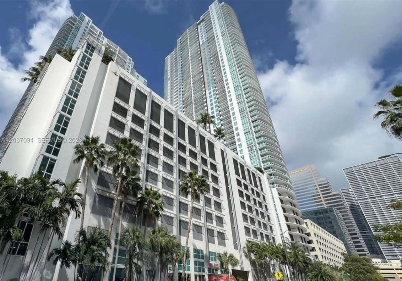 950 Brickell Bay Dr , Unit 4600, Miami, FL 33131 Photo