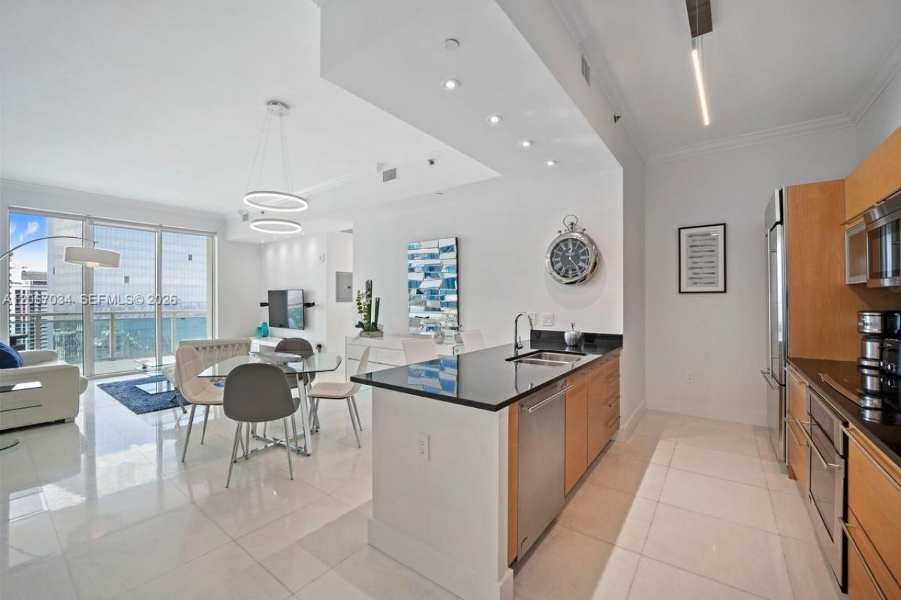 950 Brickell Bay Dr , Unit 4600, Miami, FL 33131 Photo