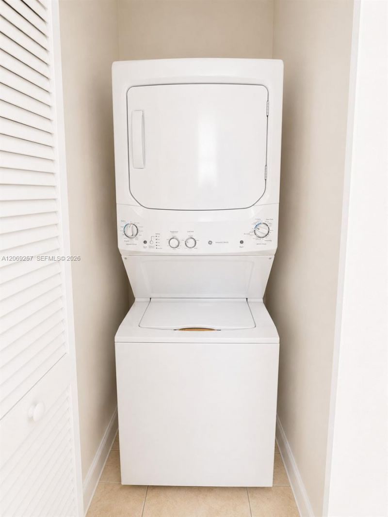 2681 N Flamingo Rd, Unit 2705S, Sunrise, FL 33323 Photo