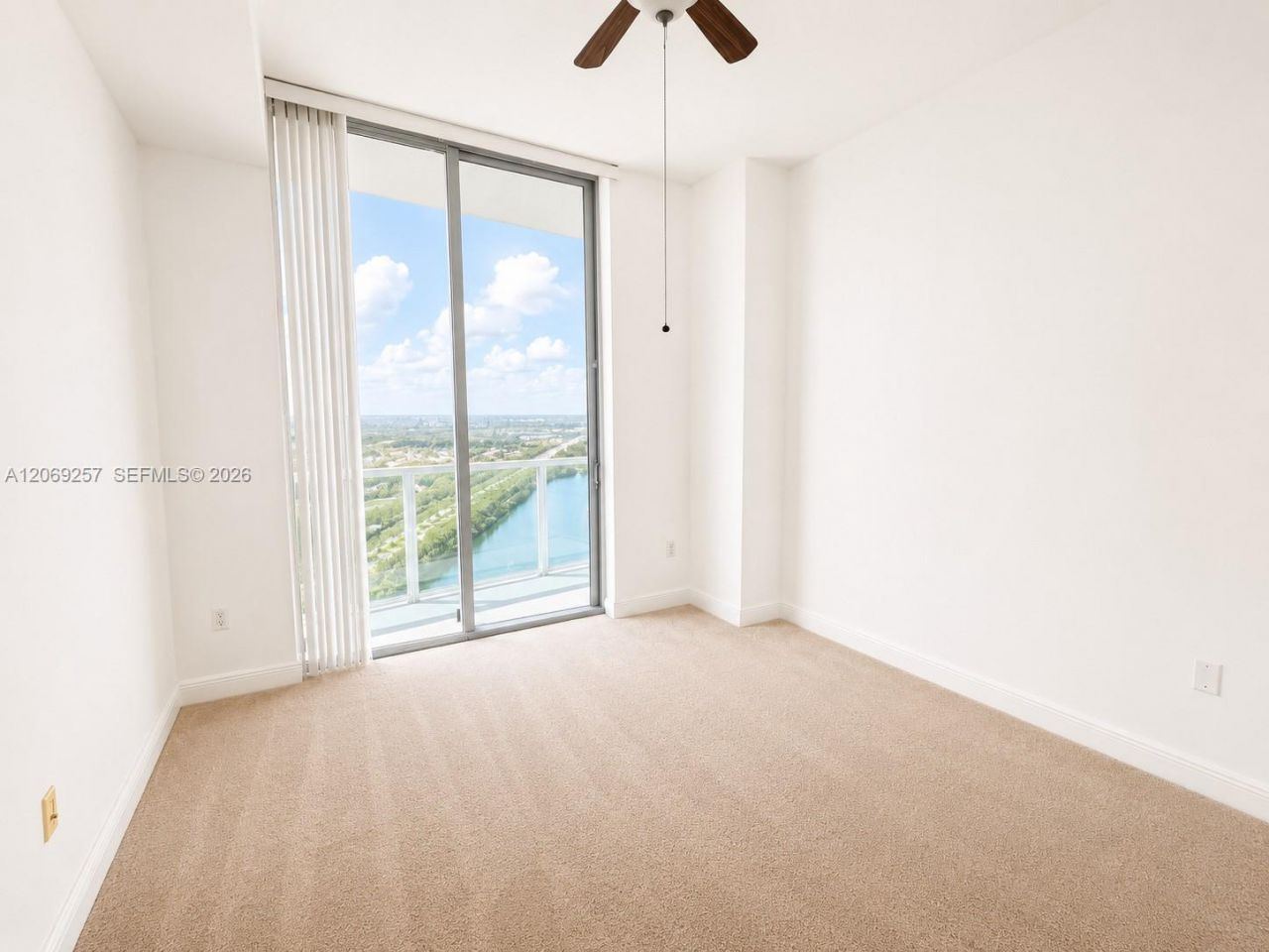 2681 N Flamingo Rd, Unit 2705S, Sunrise, FL 33323 Photo
