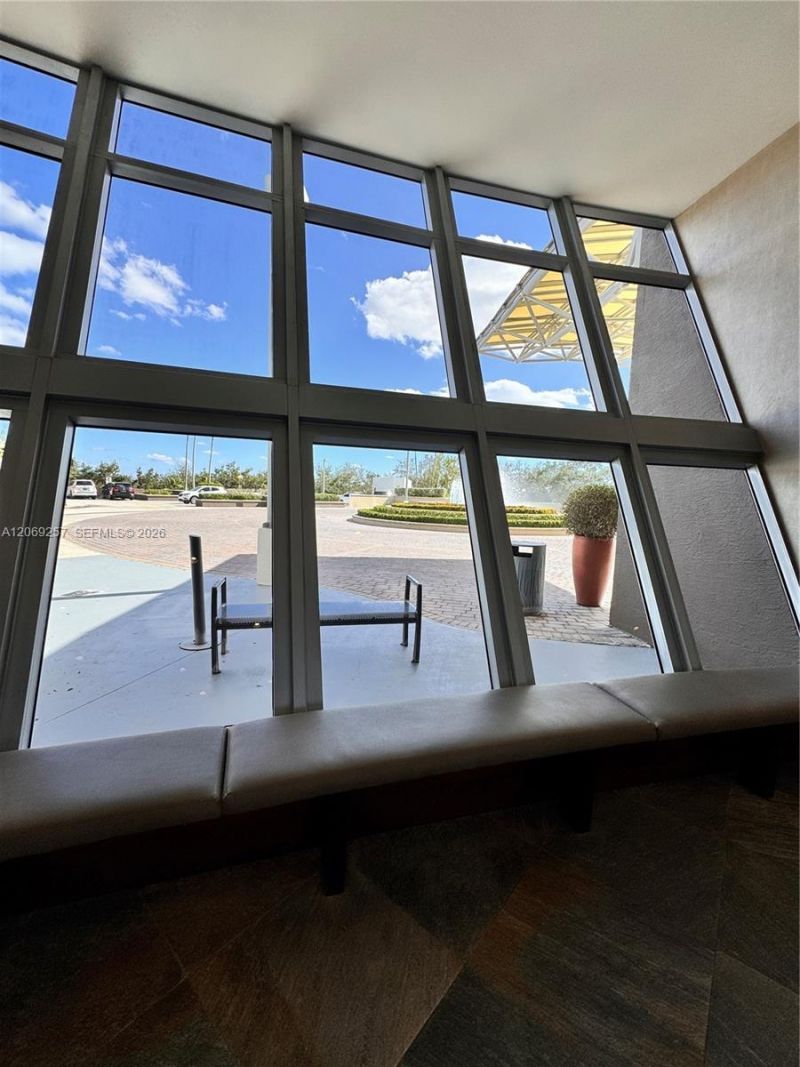 2681 N Flamingo Rd, Unit 2705S, Sunrise, FL 33323 Photo