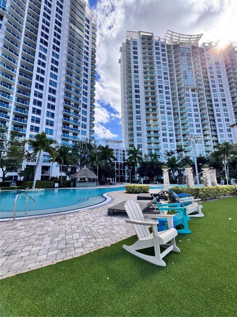 2681 N Flamingo Rd, Unit 2705S, Sunrise, FL 33323 Photo