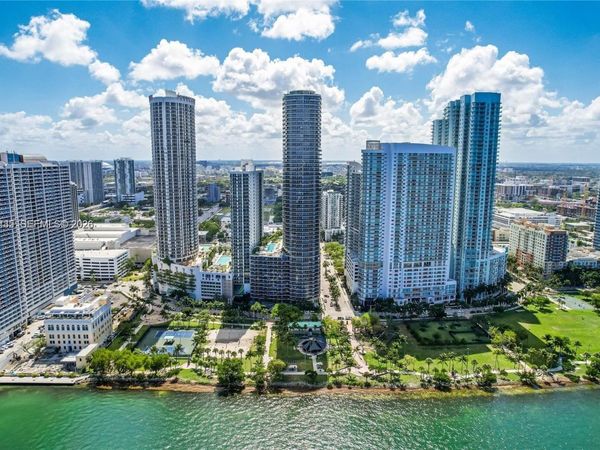 1750 N Bayshore Dr, Unit 2202, Miami, FL 33132