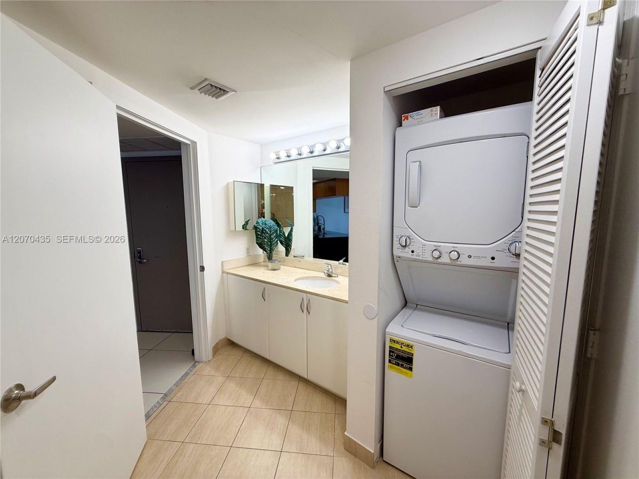 1750 N Bayshore Dr , Unit 2202, Miami, FL 33132 Photo