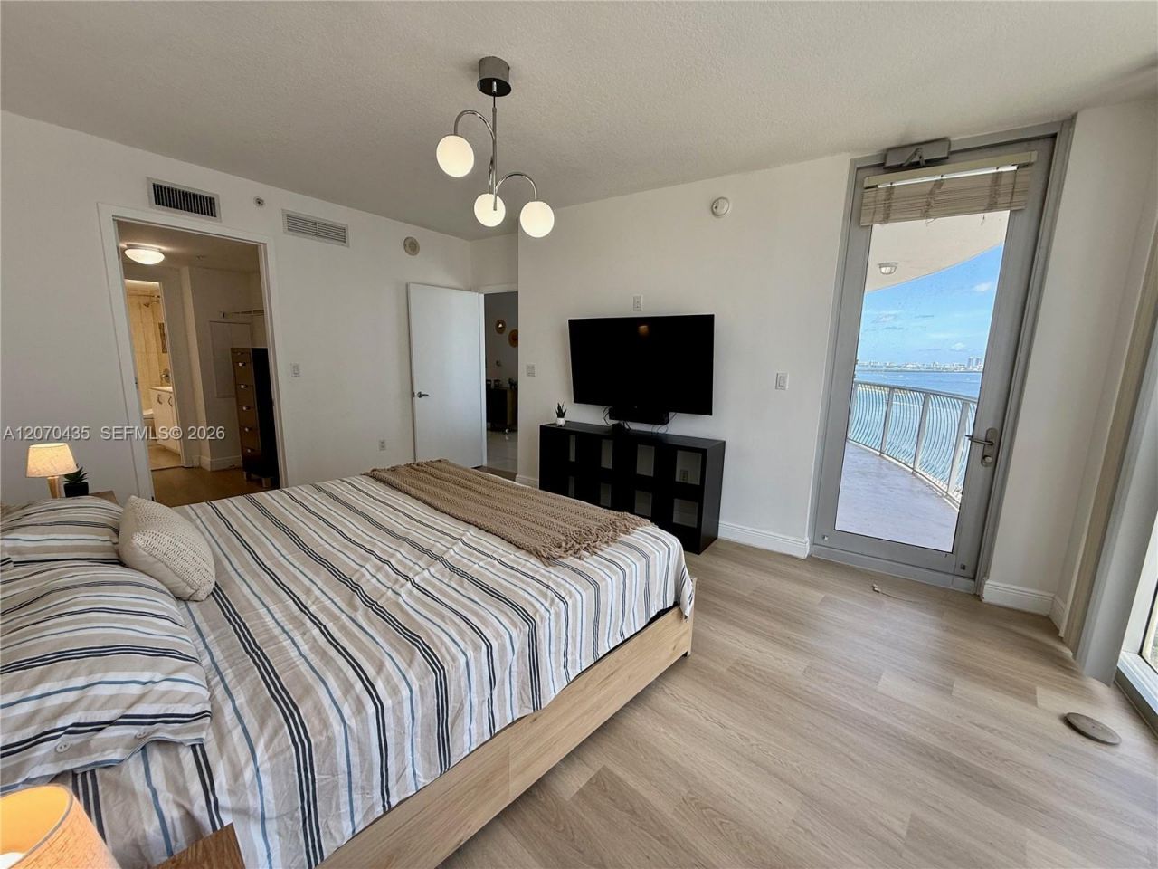 1750 N Bayshore Dr , Unit 2202, Miami, FL 33132 Photo