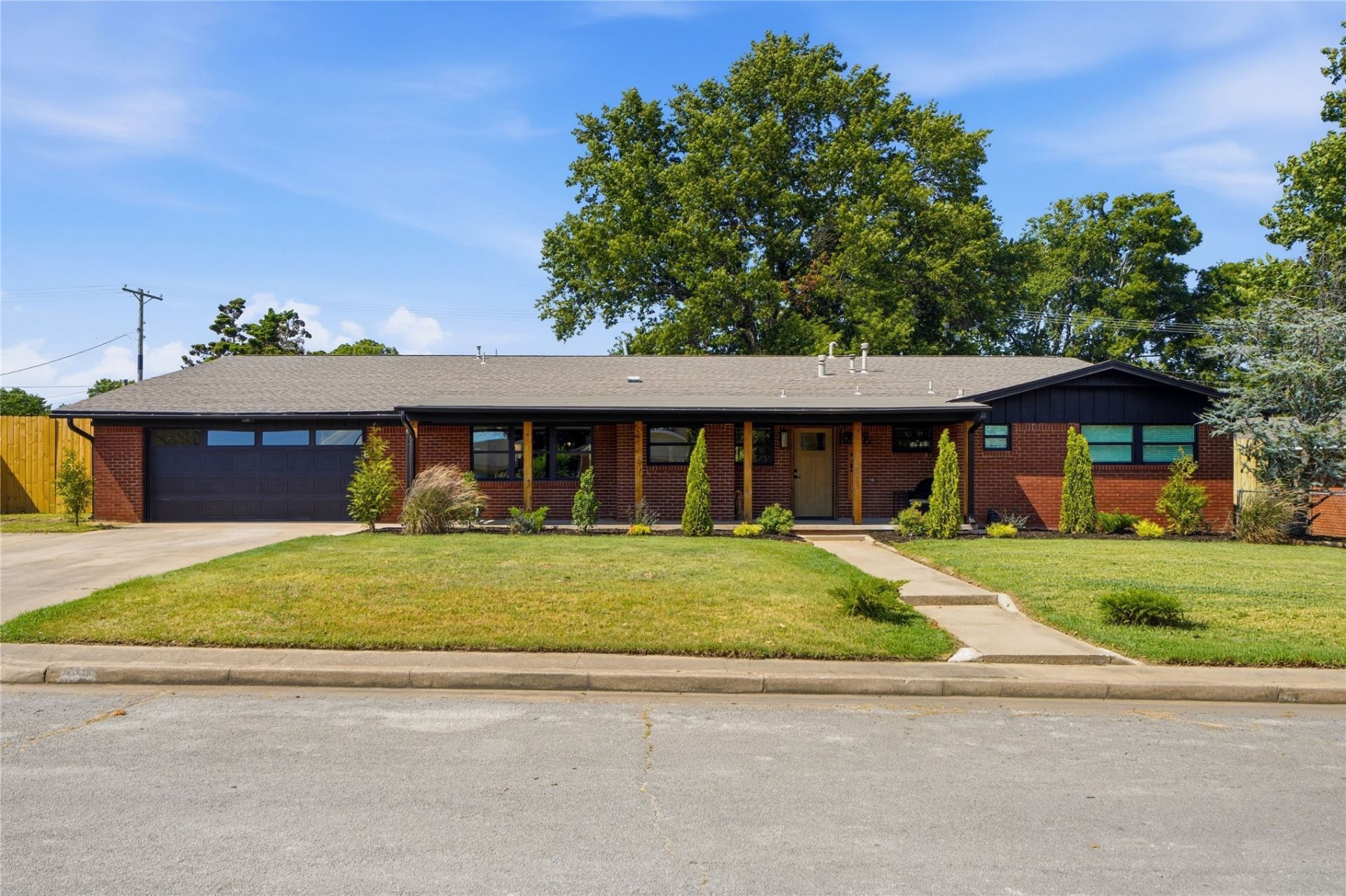 7511 E 26th Place, Tulsa, OK 74129 Main Photo