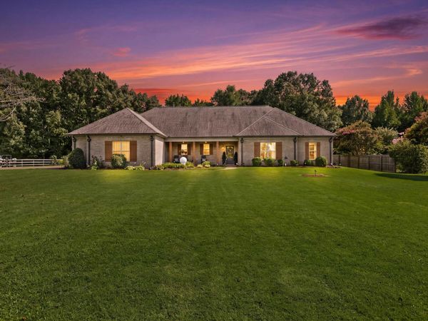 265 CAITLIN DR, Oakland, TN 38060