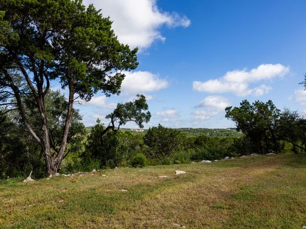 114 County Road 2729, Mico, TX 78056