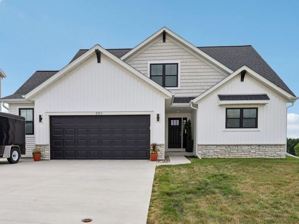 201 Trail View Lane, Lake Mills, WI 53551