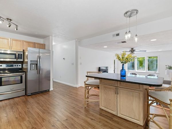 30 Chapman, Unit 203, Weymouth, MA 02189