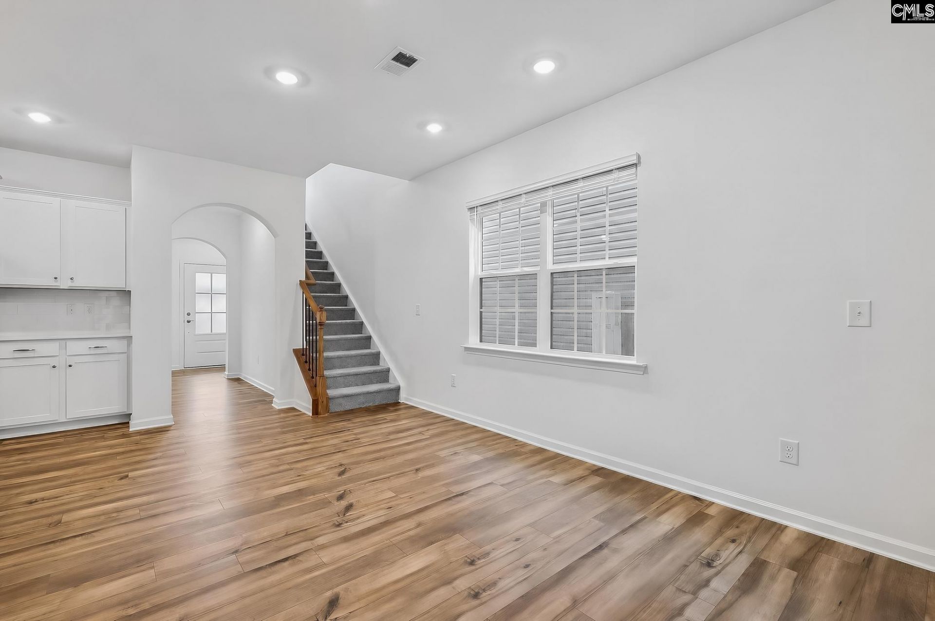 270 Foxglade Drive Photo 16