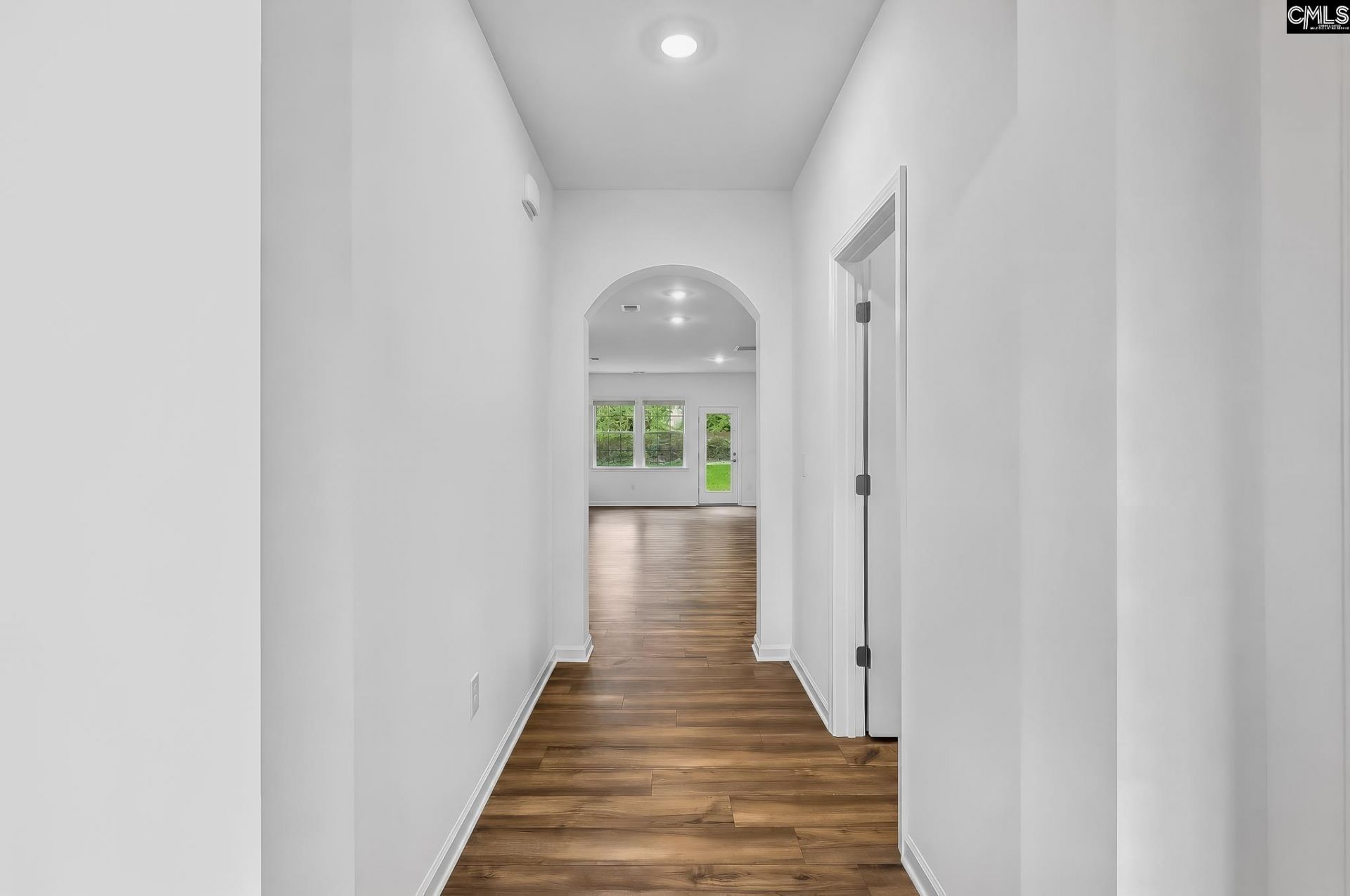 270 Foxglade Drive Photo 6