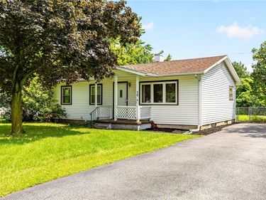 30 Fairlawn Drive, Honeoye Falls, NY 14472