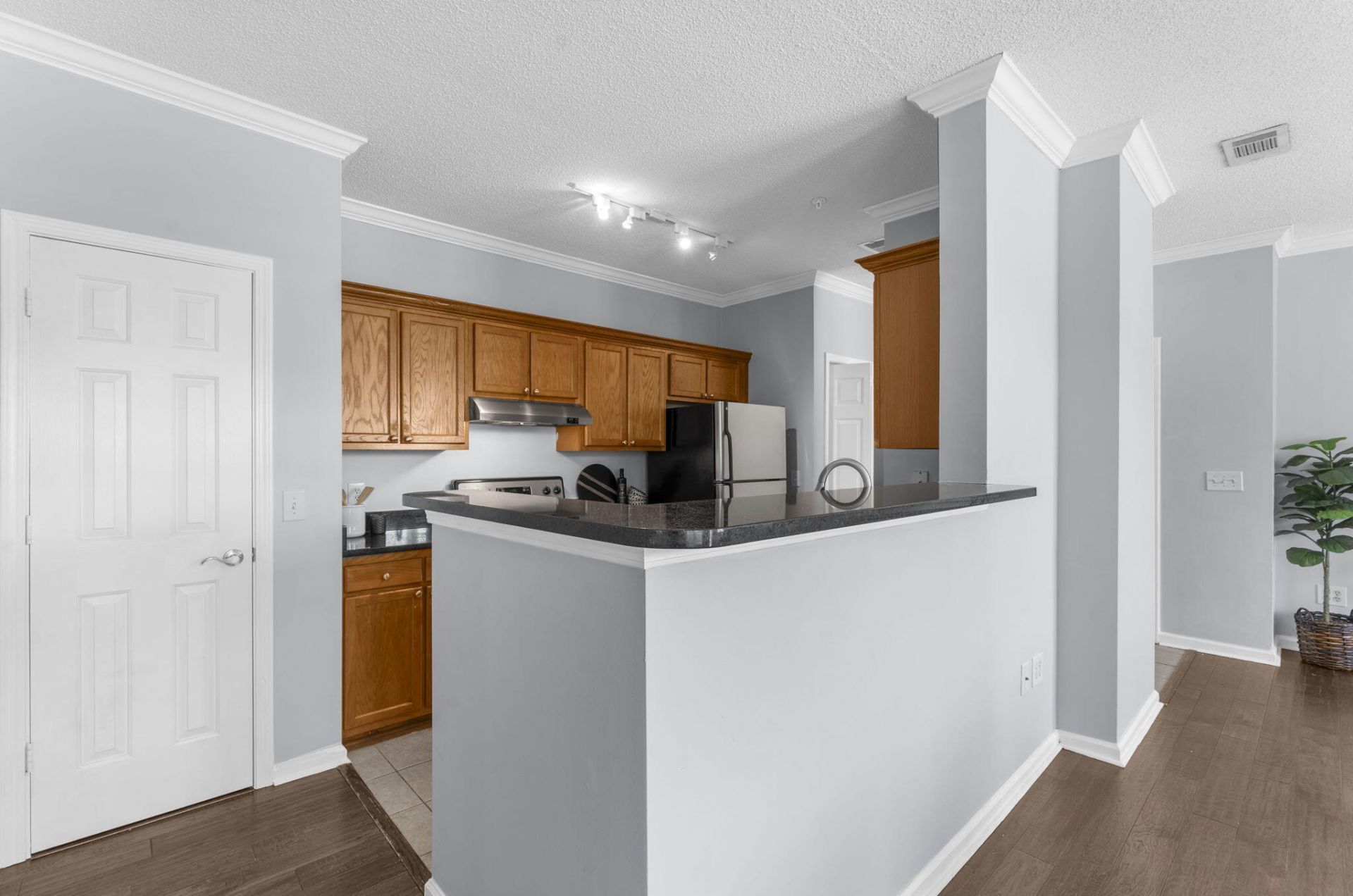 45 Sycamore Avenue Photo 10