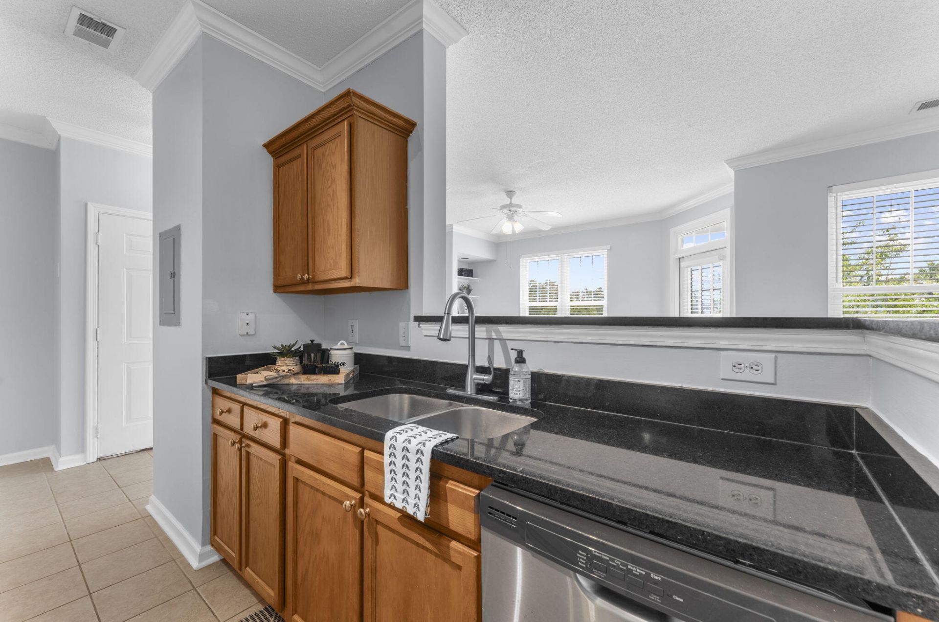 45 Sycamore Avenue Photo 13