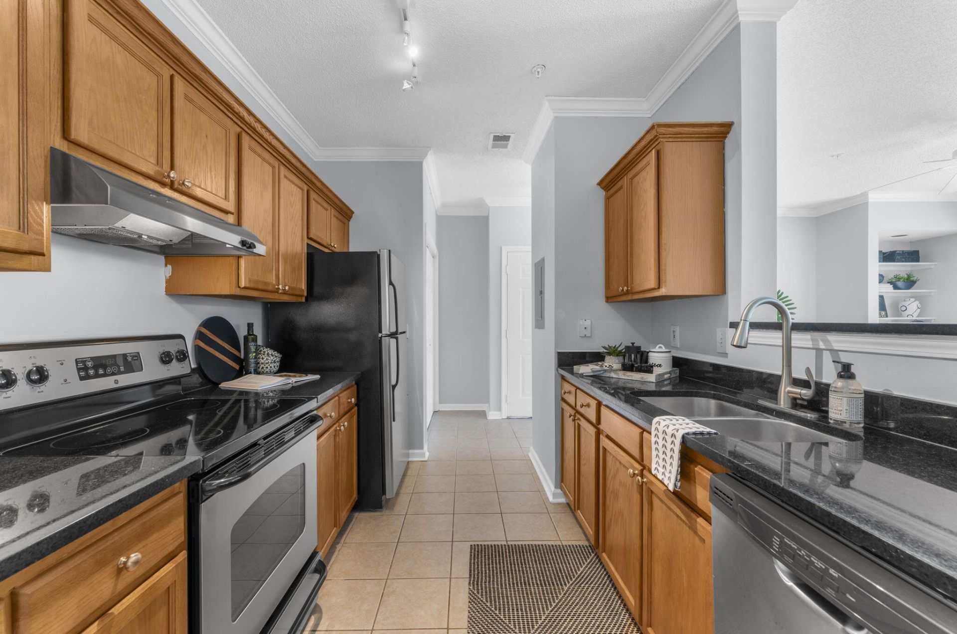 45 Sycamore Avenue Photo 15