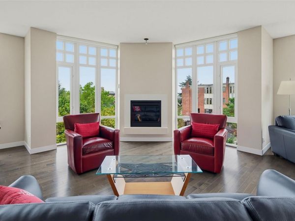 999 Burdett Ave, Unit #402, Victoria, BC V8V 3G7