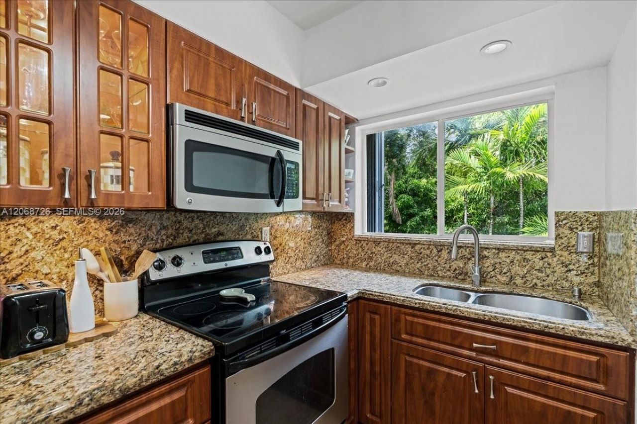 1914 SW 17th Ave , Unit 24, Miami, FL 33145 Photo