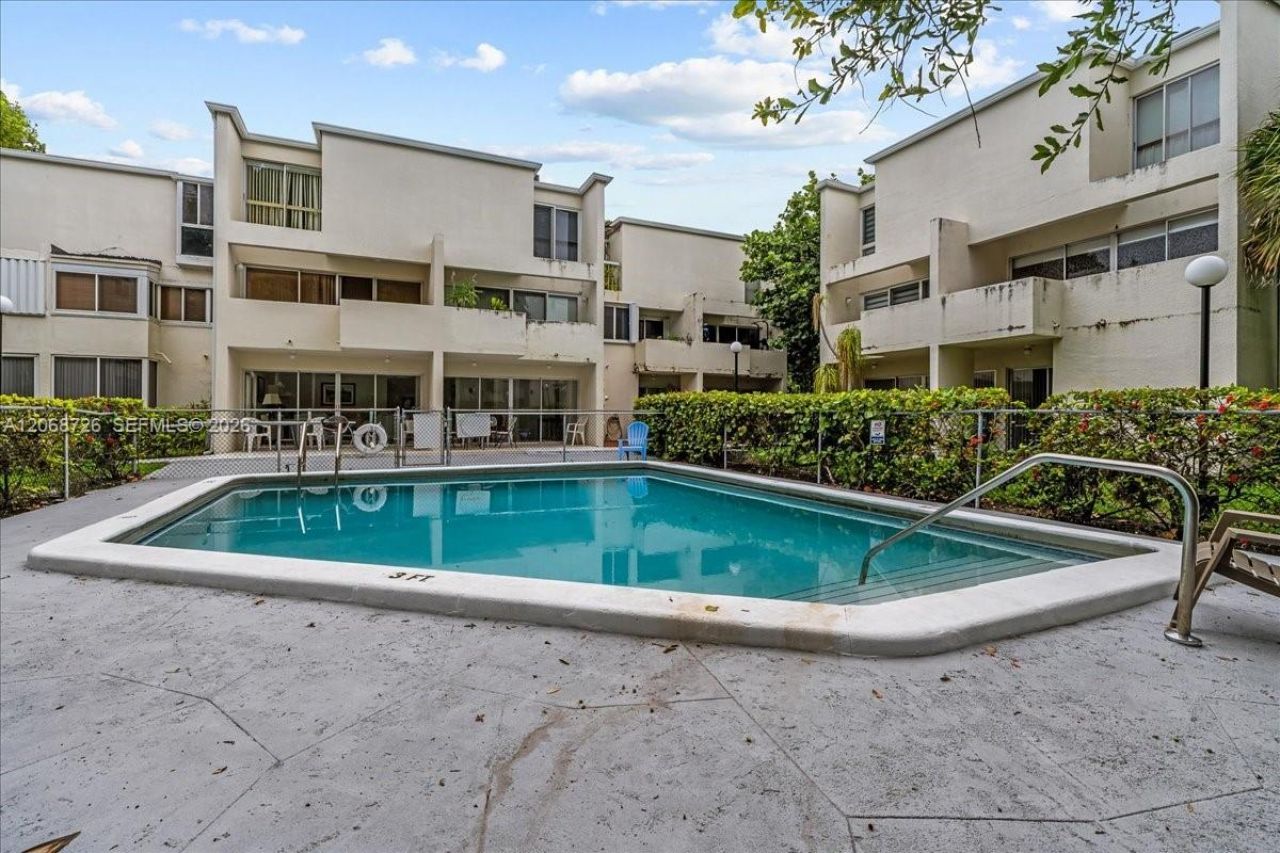 1914 SW 17th Ave , Unit 24, Miami, FL 33145 Photo