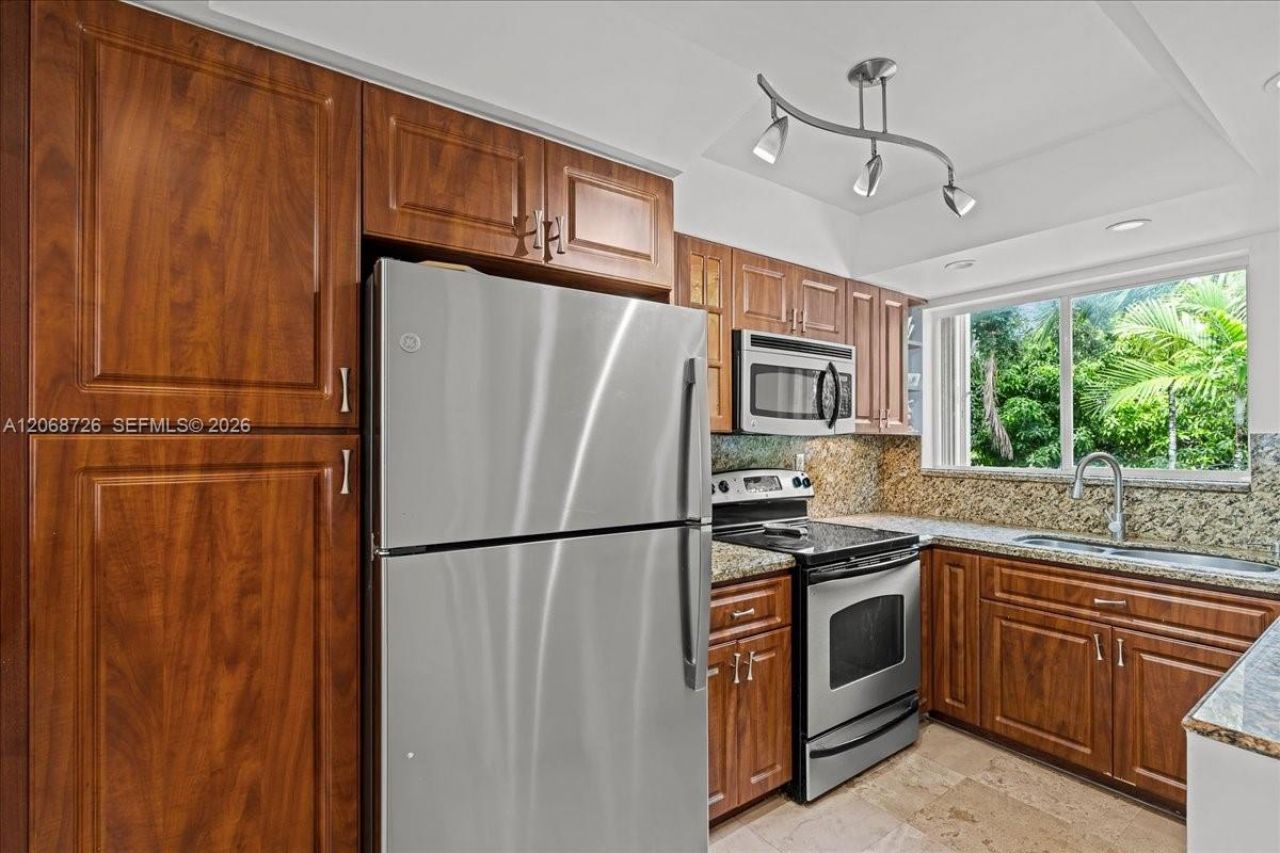 1914 SW 17th Ave , Unit 24, Miami, FL 33145 Photo