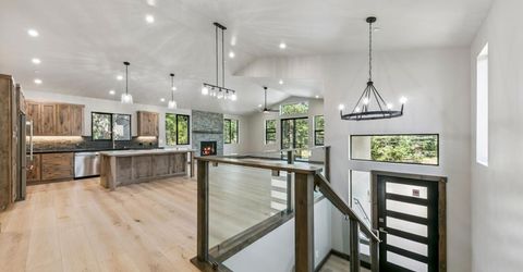 1234 E San Bernardino Avenue, South Lake Tahoe, CA 96150 Photo
