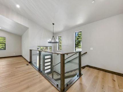 1234 E San Bernardino Avenue, South Lake Tahoe, CA 96150 Photo