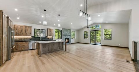 1234 E San Bernardino Avenue, South Lake Tahoe, CA 96150 Photo
