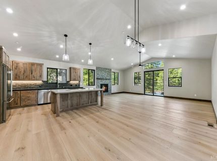 1234 E San Bernardino Avenue, South Lake Tahoe, CA 96150 Photo