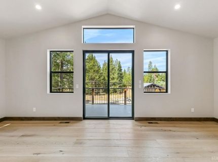 1234 E San Bernardino Avenue, South Lake Tahoe, CA 96150 Photo