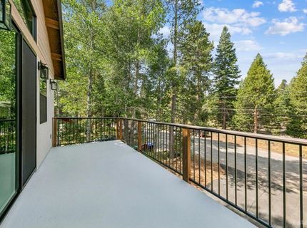 1234 E San Bernardino Avenue, South Lake Tahoe, CA 96150 Photo
