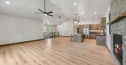 1234 E San Bernardino Avenue, South Lake Tahoe, CA 96150 Photo